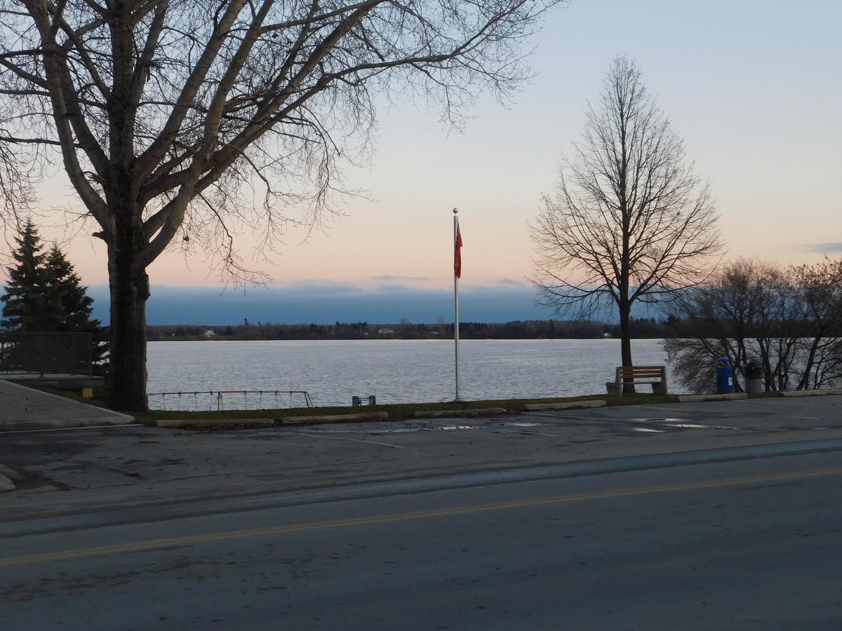 The Lakeview Inn Lac du Bonnet Exterior photo