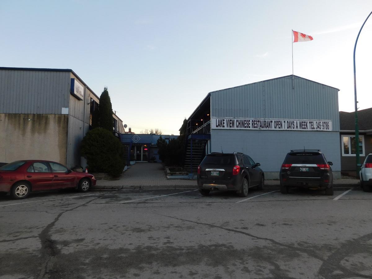 The Lakeview Inn Lac du Bonnet Exterior photo